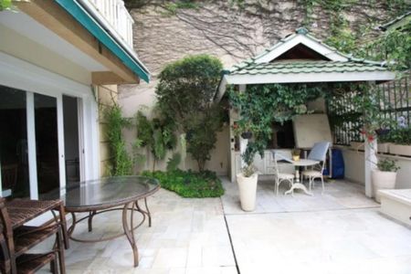Casa à venda com 620m², 4 quartos e 6 vagas