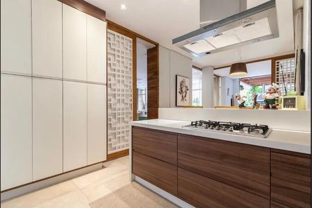 Casa à venda com 4 quartos, 518m² em Jardim Cordeiro, São Paulo