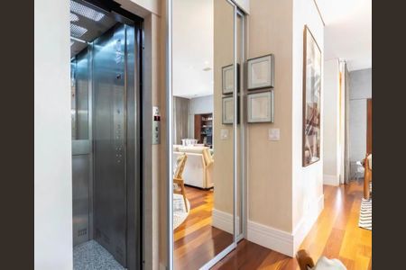 Casa à venda com 4 quartos, 518m² em Jardim Cordeiro, São Paulo