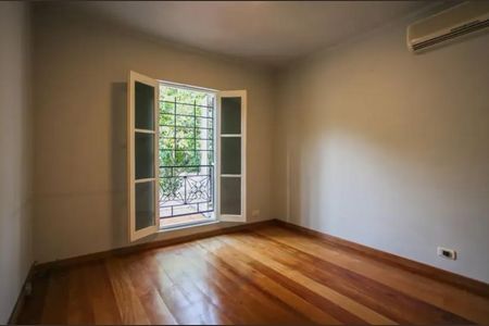 Casa à venda com 4 quartos, 511m² em Vila Madalena, São Paulo