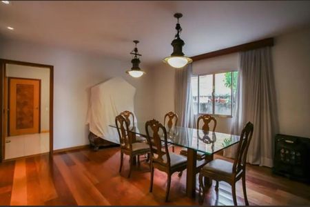 Casa à venda com 4 quartos, 511m² em Vila Madalena, São Paulo