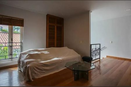 Casa à venda com 4 quartos, 511m² em Vila Madalena, São Paulo