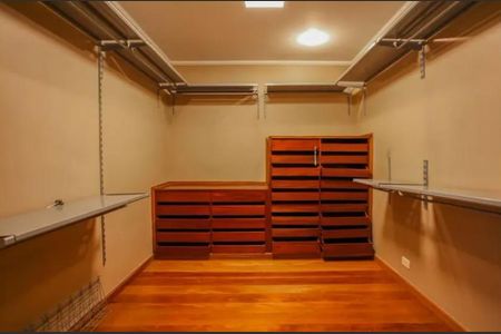 Casa à venda com 4 quartos, 511m² em Vila Madalena, São Paulo
