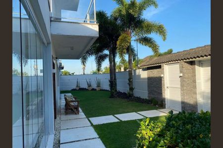 Casa à venda com 243m², 5 quartos e 2 vagas