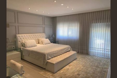 Casa à venda com 243m², 5 quartos e 2 vagas