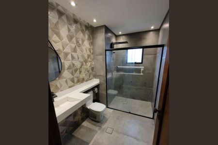 Casa à venda com 225m², 3 quartos e 3 vagas