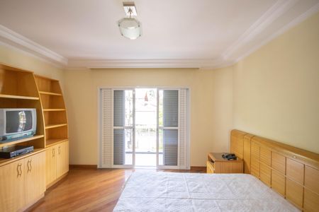 Casa para alugar com 495m², 4 quartos e 6 vagas Casa para alugar com 495m², 4 quartos e 6 vagasSuíte 4