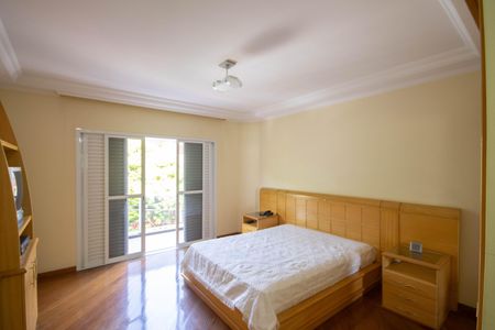 Casa para alugar com 495m², 4 quartos e 6 vagas Casa para alugar com 495m², 4 quartos e 6 vagasSuíte 4