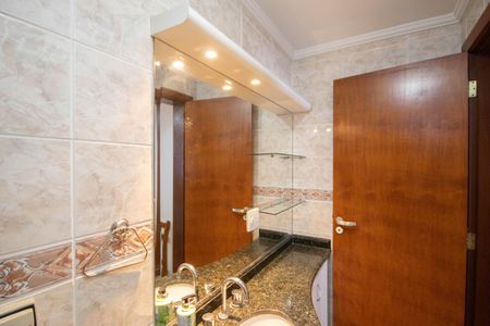 Casa para alugar com 495m², 4 quartos e 6 vagas Casa para alugar com 495m², 4 quartos e 6 vagasBanheiro 2