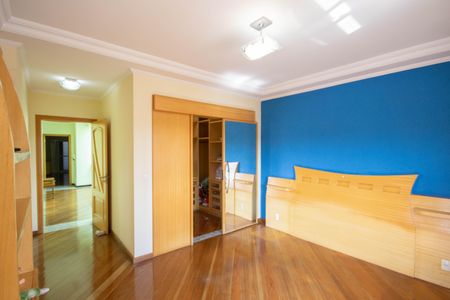 Casa para alugar com 495m², 4 quartos e 6 vagas Casa para alugar com 495m², 4 quartos e 6 vagasSuíte 1