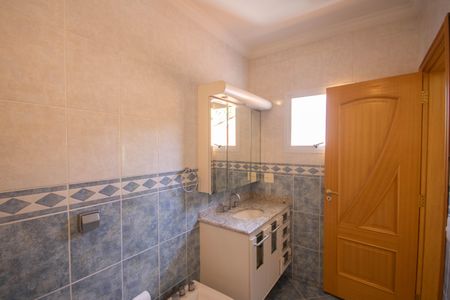 Casa para alugar com 495m², 4 quartos e 6 vagas Casa para alugar com 495m², 4 quartos e 6 vagasBanheiro da Suíte 3