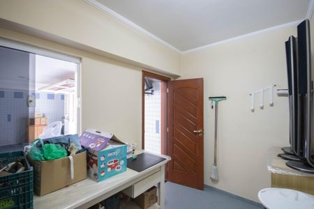 Casa para alugar com 495m², 4 quartos e 6 vagas Casa para alugar com 495m², 4 quartos e 6 vagasQuarto de Serviço 2