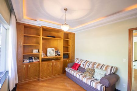 Casa para alugar com 495m², 4 quartos e 6 vagas Casa para alugar com 495m², 4 quartos e 6 vagasQuarto 1