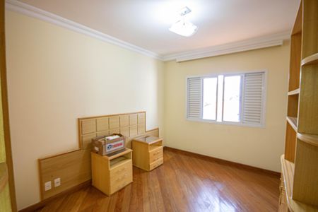 Casa para alugar com 495m², 4 quartos e 6 vagas Casa para alugar com 495m², 4 quartos e 6 vagasSuíte 2