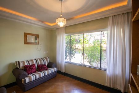 Casa para alugar com 495m², 4 quartos e 6 vagas Casa para alugar com 495m², 4 quartos e 6 vagasQuarto 1