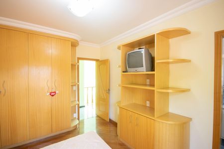 Casa para alugar com 495m², 4 quartos e 6 vagas Casa para alugar com 495m², 4 quartos e 6 vagasSuíte 3