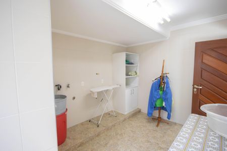 Casa para alugar com 495m², 4 quartos e 6 vagas Casa para alugar com 495m², 4 quartos e 6 vagasÁrea de Serviço