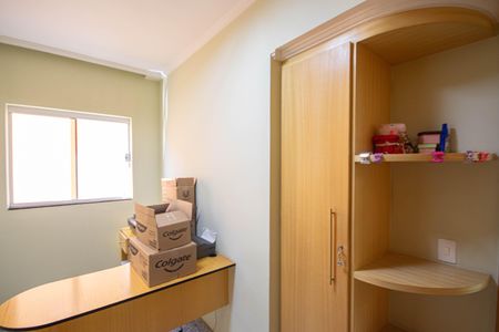 Casa para alugar com 495m², 4 quartos e 6 vagas Casa para alugar com 495m², 4 quartos e 6 vagasQuarto 2