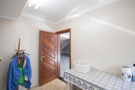 Casa para alugar com 495m², 4 quartos e 6 vagas Casa para alugar com 495m², 4 quartos e 6 vagasÁrea de Serviço