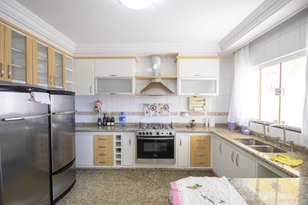 Casa para alugar com 495m², 4 quartos e 6 vagas Casa para alugar com 495m², 4 quartos e 6 vagasCozinha