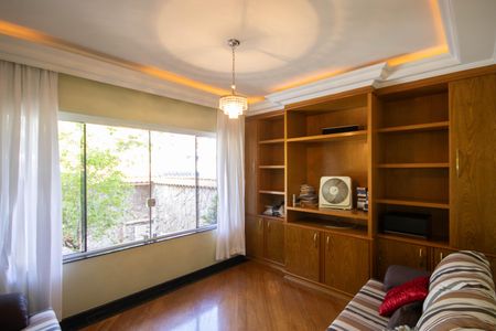 Casa para alugar com 495m², 4 quartos e 6 vagas Casa para alugar com 495m², 4 quartos e 6 vagasQuarto 1