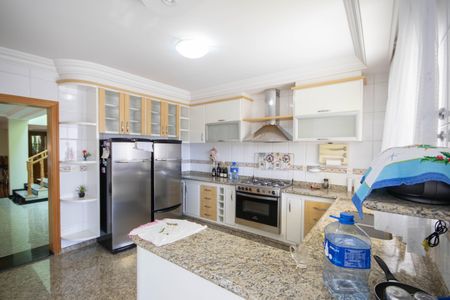 Casa para alugar com 495m², 4 quartos e 6 vagas Casa para alugar com 495m², 4 quartos e 6 vagasCozinha