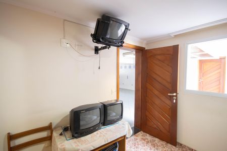 Casa para alugar com 495m², 4 quartos e 6 vagas Casa para alugar com 495m², 4 quartos e 6 vagasQuarto de Serviço 1