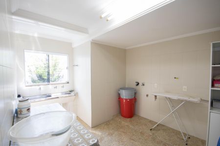 Casa para alugar com 495m², 4 quartos e 6 vagas Casa para alugar com 495m², 4 quartos e 6 vagasÁrea de Serviço