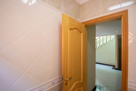 Casa para alugar com 495m², 4 quartos e 6 vagas Casa para alugar com 495m², 4 quartos e 6 vagasBanheiro 1