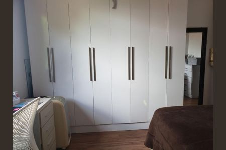 Casa à venda com 3 quartos, 90m² em Vila Marari, São Paulo