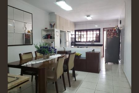 Casa à venda com 3 quartos, 90m² em Vila Marari, São Paulo
