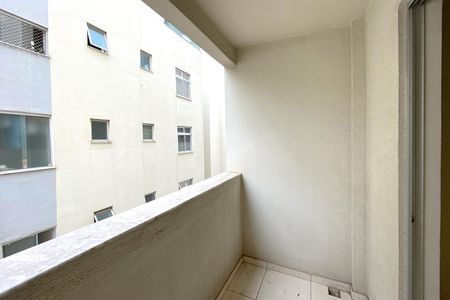 Apartamento à venda com 54m², 2 quartos e 1 vaga Apartamento à venda com 54m², 2 quartos e 1 vagaVaranda da Sala