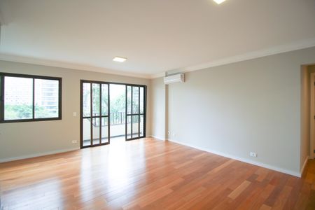 Sala de apartamento à venda com 3 quartos, 129m² em Moema, São Paulo