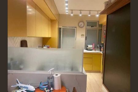 Apartamento à venda com 74m², 2 quartos e 1 vaga