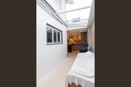 Casa de condomínio à venda com 90m², 3 quartos e 2 vagascorredor