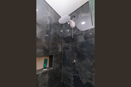 Casa de condomínio à venda com 90m², 3 quartos e 2 vagasBanheiro Social 2