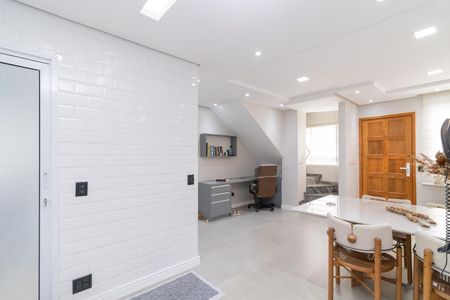 Casa de condomínio à venda com 90m², 3 quartos e 2 vagasEscritório