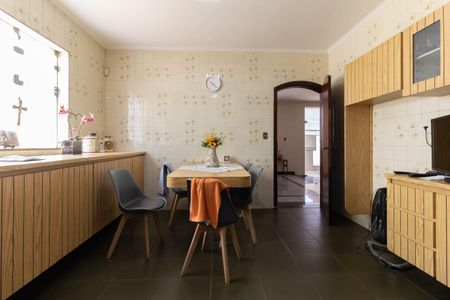 Casa à venda com 403m², 5 quartos e 6 vagas Casa à venda com 403m², 5 quartos e 6 vagasCozinha