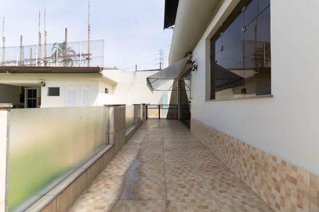 Casa à venda com 403m², 5 quartos e 6 vagas Casa à venda com 403m², 5 quartos e 6 vagasQuintal