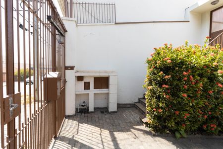 Casa à venda com 403m², 5 quartos e 6 vagas Casa à venda com 403m², 5 quartos e 6 vagasAcesso para o Corredor Lateral