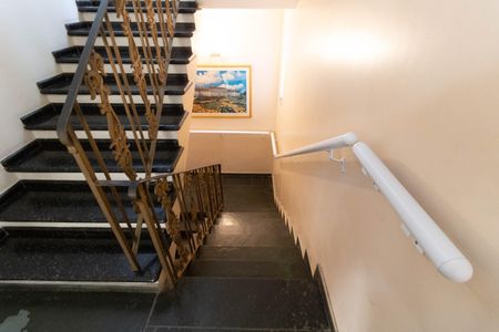 Casa à venda com 403m², 5 quartos e 6 vagas Casa à venda com 403m², 5 quartos e 6 vagasAcesso para a Área Interna