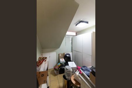 Casa à venda com 403m², 5 quartos e 6 vagas Casa à venda com 403m², 5 quartos e 6 vagasQuarto da Garagem