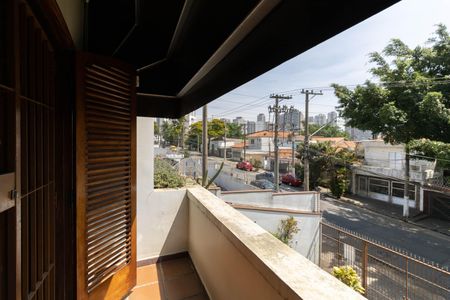 Casa à venda com 403m², 5 quartos e 6 vagas Casa à venda com 403m², 5 quartos e 6 vagasVaranda da Suíte 4