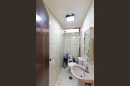 Casa à venda com 403m², 5 quartos e 6 vagas Casa à venda com 403m², 5 quartos e 6 vagasBanheiro da Garagem