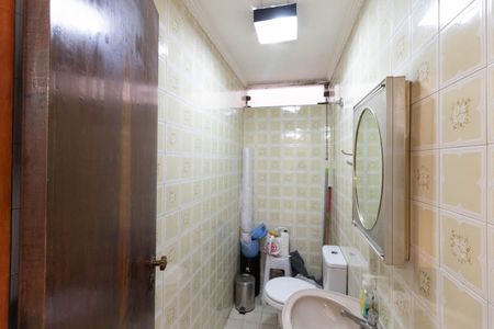 Casa à venda com 403m², 5 quartos e 6 vagas Casa à venda com 403m², 5 quartos e 6 vagasBanheiro da Garagem