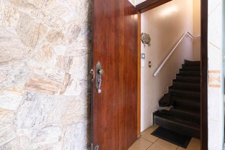 Casa à venda com 403m², 5 quartos e 6 vagas Casa à venda com 403m², 5 quartos e 6 vagasAcesso para a Área Interna