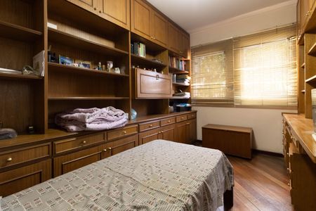 Casa à venda com 403m², 5 quartos e 6 vagas Casa à venda com 403m², 5 quartos e 6 vagasEscritório/Quarto 5