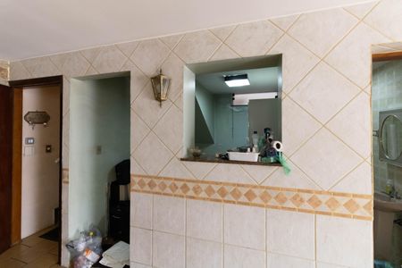 Casa à venda com 403m², 5 quartos e 6 vagas Casa à venda com 403m², 5 quartos e 6 vagasQuarto da Garagem