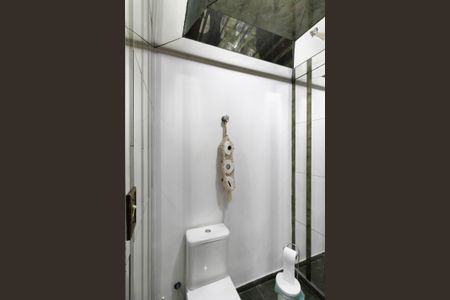 Casa à venda com 403m², 5 quartos e 6 vagas Casa à venda com 403m², 5 quartos e 6 vagasLavabo