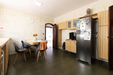 Casa à venda com 403m², 5 quartos e 6 vagas Casa à venda com 403m², 5 quartos e 6 vagasCozinha